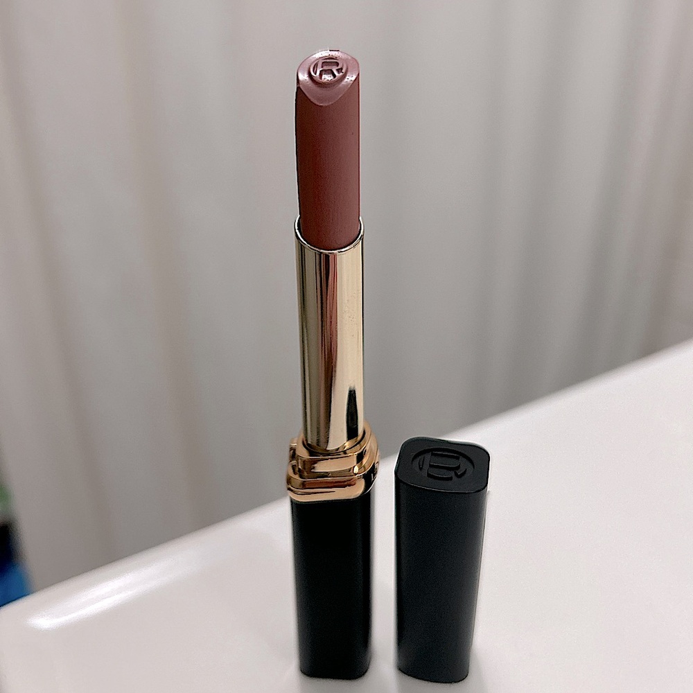 NWOB L’Oreal Paris Color Riche Lipstick in shade 108 Le Nude Rebellious